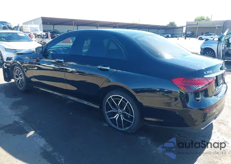 2022 Mercedes-Benz E 350 z USA, uszkodzony, nr VIN W1KZF8DB1NB070673